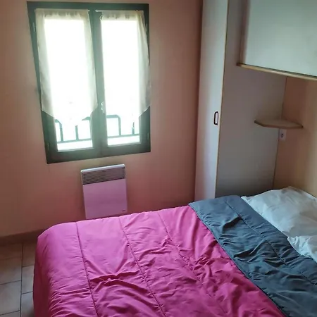 Confortable Avec Terrasse - 4 Personnes - Api-1-52-908 * Saint-Rome-de-Tarn