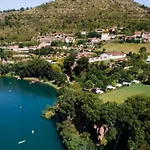 Confortable Avec Terrasse - 4 Personnes - Api-1-52-908 Campsite