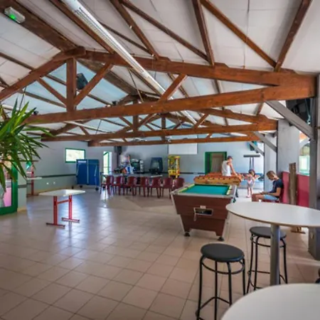 Confortable Avec Terrasse - 4 Personnes - Api-1-52-908 * Saint-Rome-de-Tarn