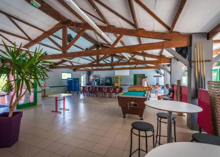 Confortable Avec Terrasse - 4 Personnes - Api-1-52-908 * Saint-Rome-de-Tarn